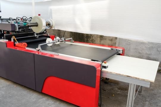 Full Servo Intelligent Automatic Envelope Window Patching Machine ZKT-890 1200mm